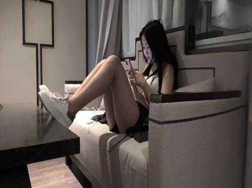 Em sugar baby và thiếu gia lắm tiền